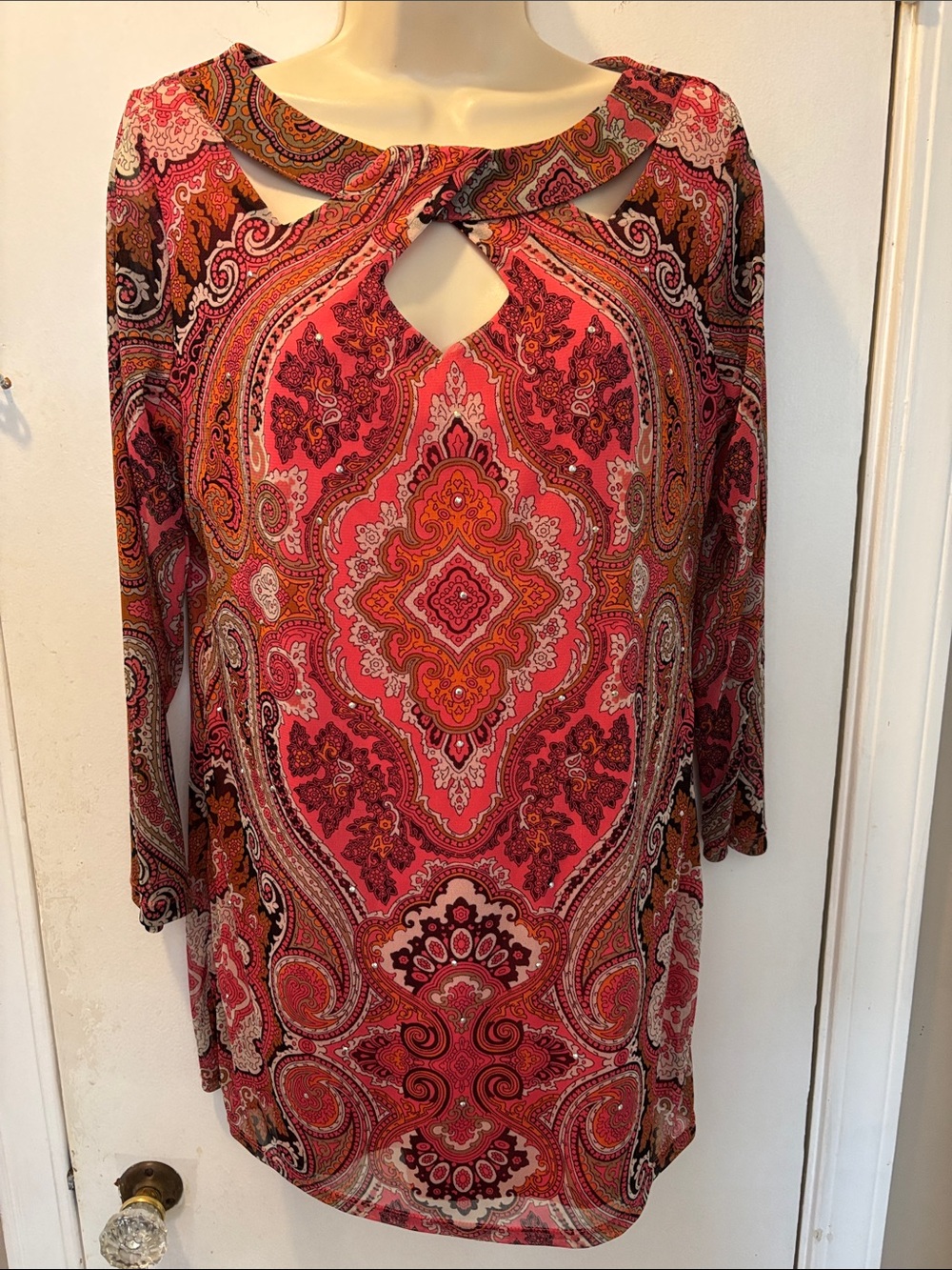 Inc medium nylon Pink Paisley Cutout Neck tunic top 26-317